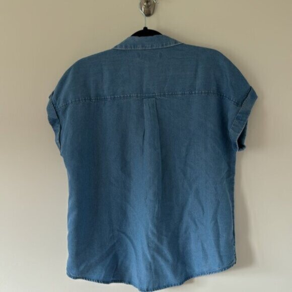 Lucky Brand Women Blue Chambray Denim Cap Sleeve Button Down Blouse Size Medium - Picture 5 of 10